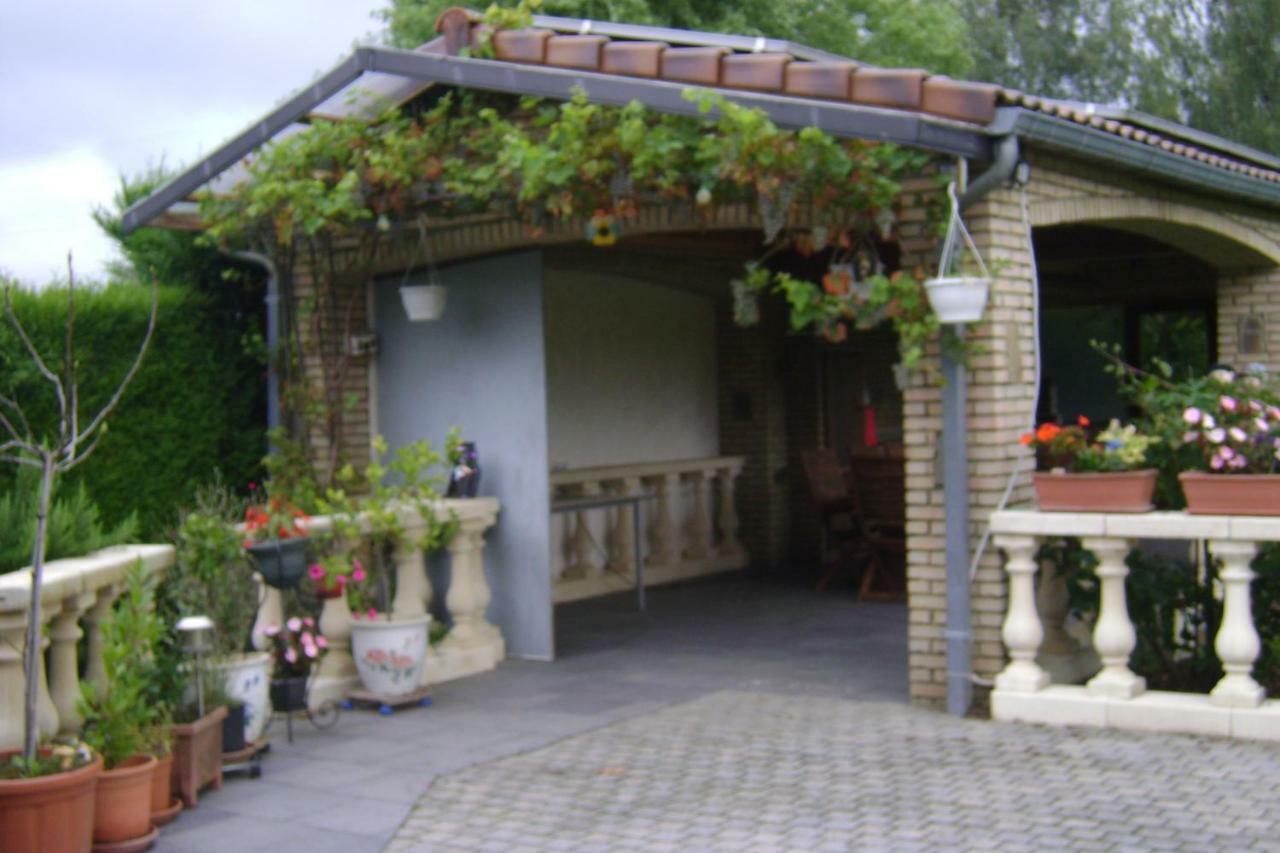 Le Castillon Trivieres Exterior foto